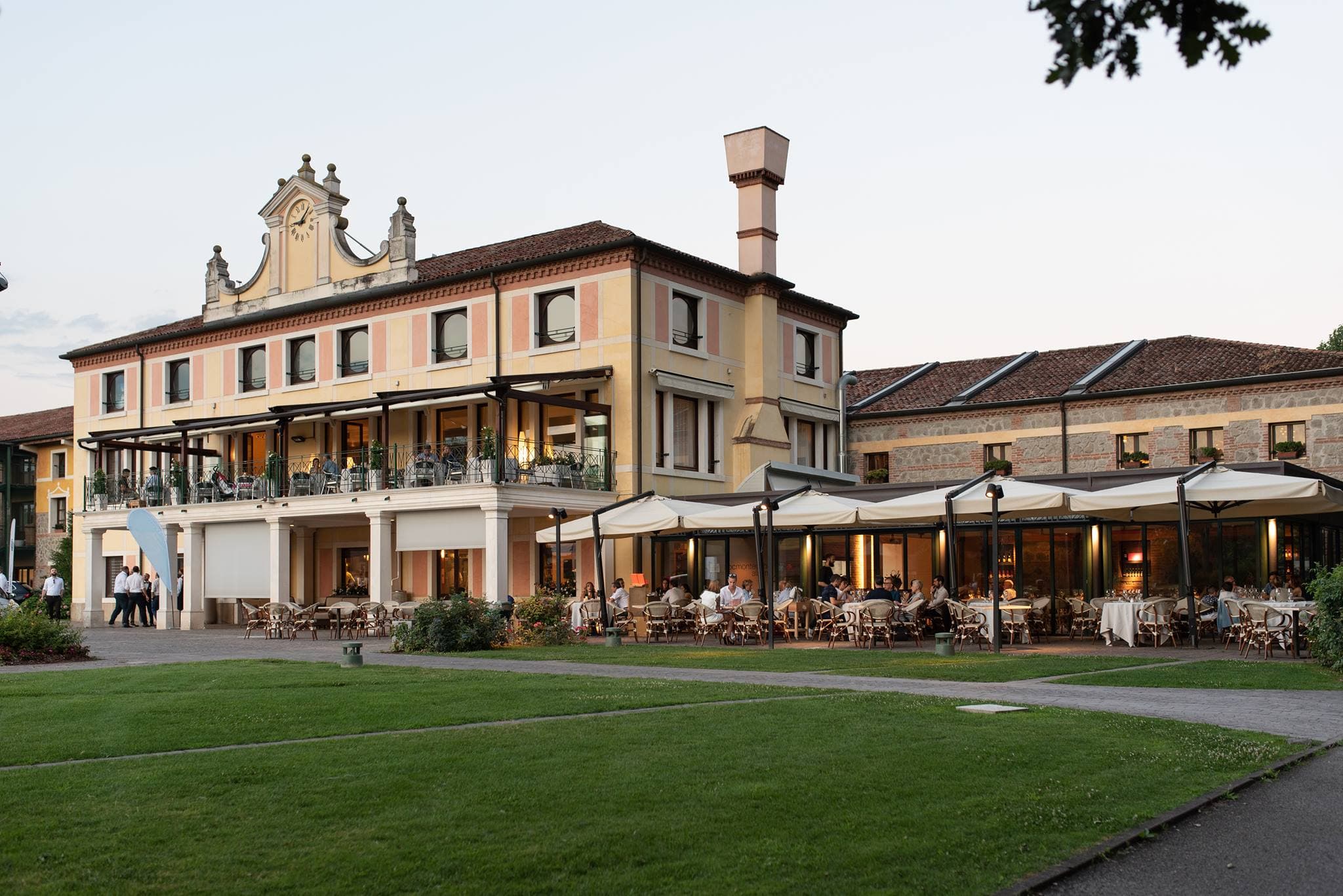 Terrazza e vista esterna de La Montecchia Green